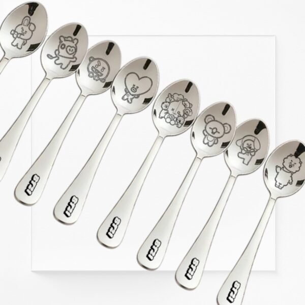 Lot de 8 Cuillières Personnages